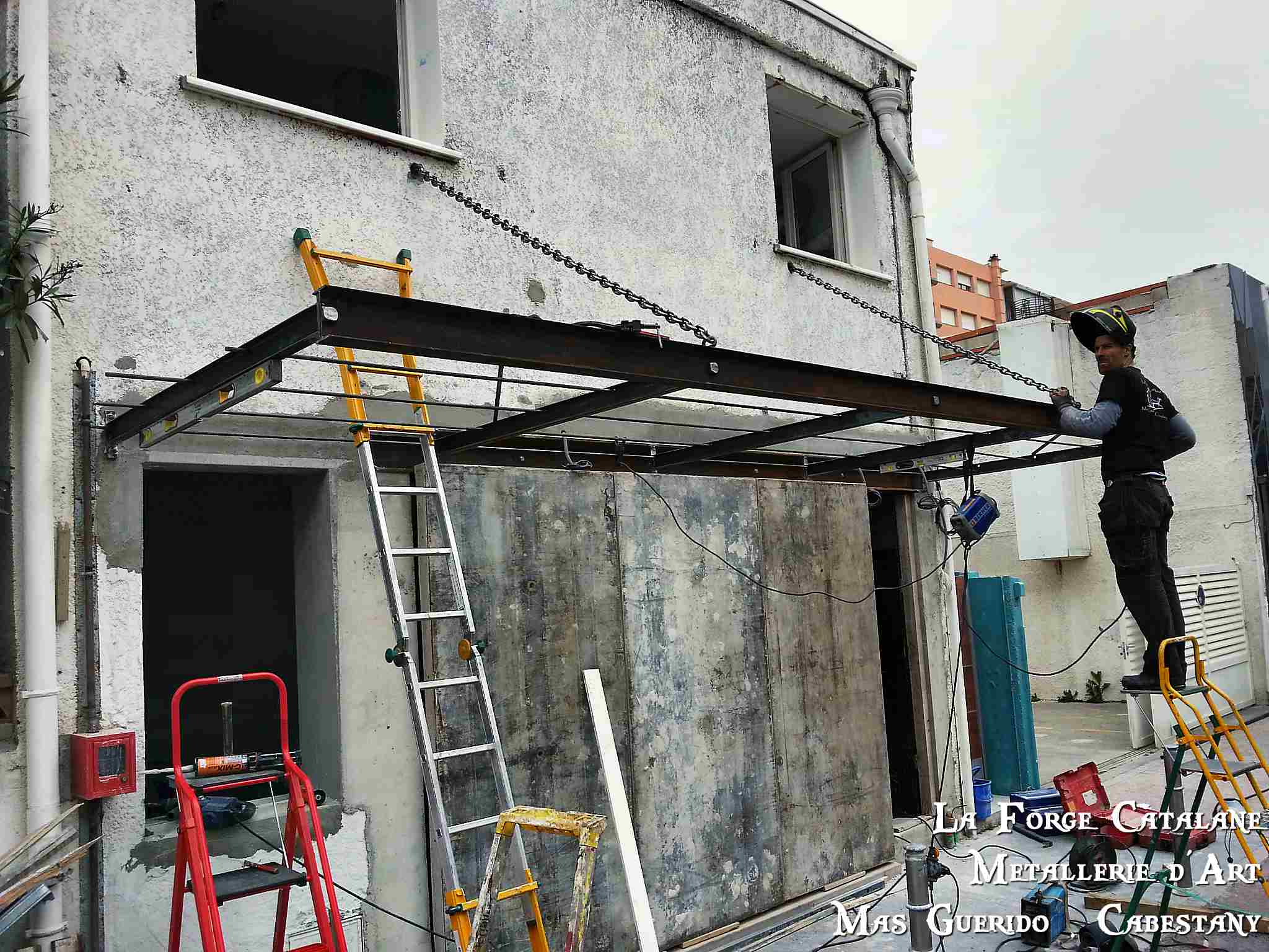 pergola marquise industrielle fer Forge Catalane Cabestany (2).jpg